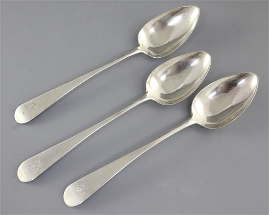 A set of three George III Scottish provincial silver end tablespoons, Length approx 9 ½”/240mm Total weight 5.5oz/155grms.